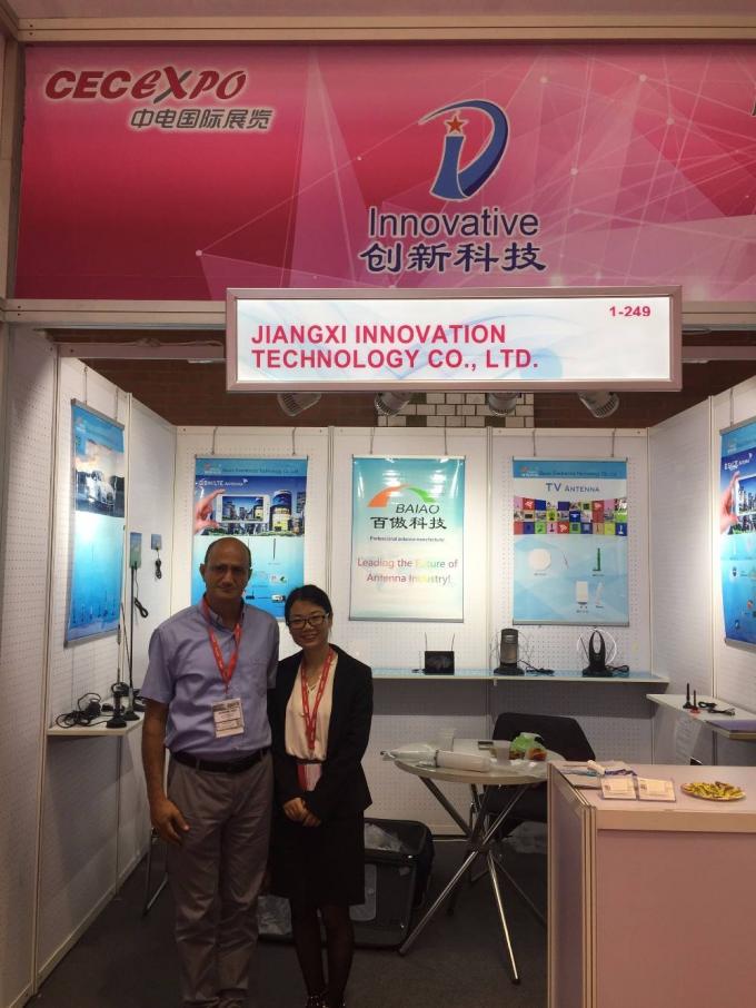 5 telescópicos - 28dBi antena del coche TV WiFi con chupar el disco 12